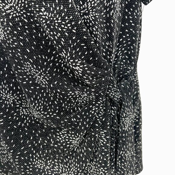 MSK WOMEN SILVER GLITTER SHORT SLEEVE TIE SIDE TOP - 1X - Picture 2 of 4